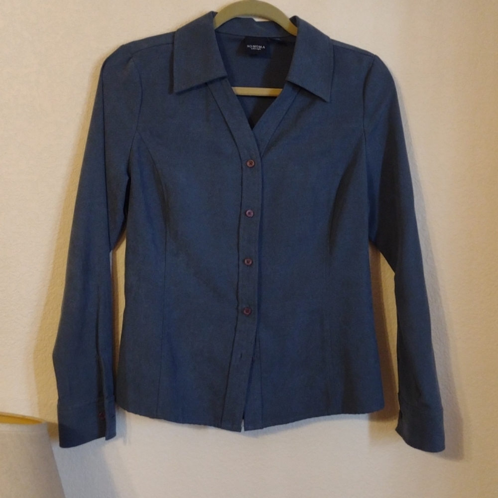 A long sleeve shirt